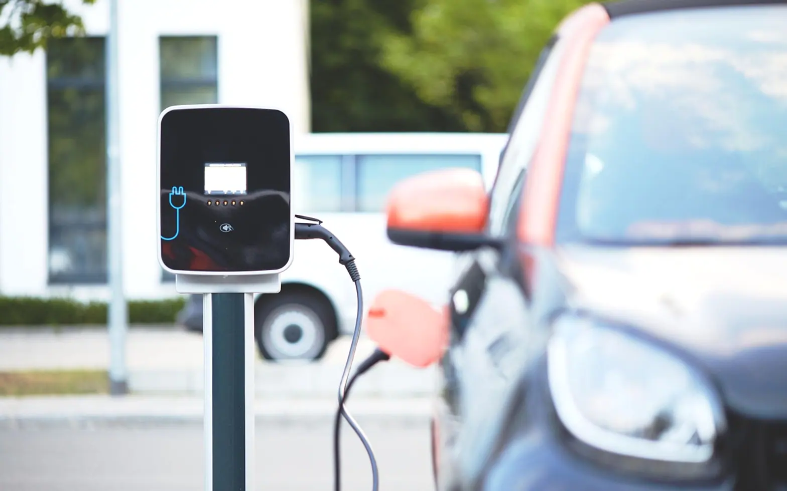 Electric car, automobile and carsharing